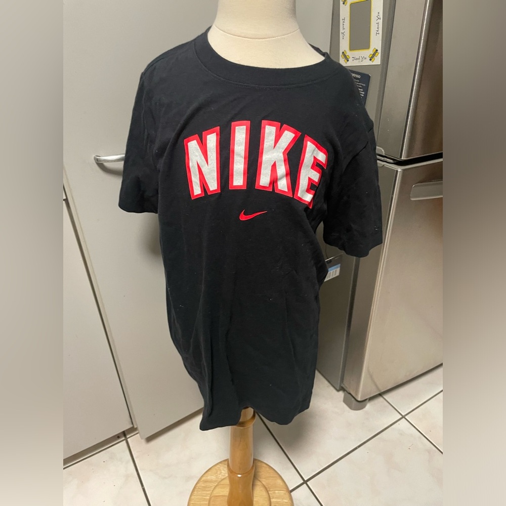 New boys t shirt size medium